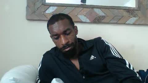 Snapshot of derekthetruth2 chatting on 10.15.25 derekthetruth2 online show from 10.15.25