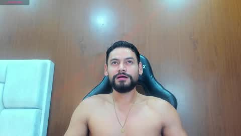 DerryBigger CM online show from 10.17.25