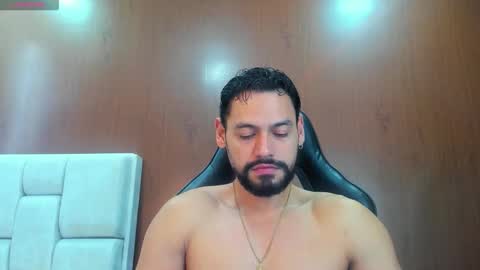 DerryBigger CM online show from 10.28.25