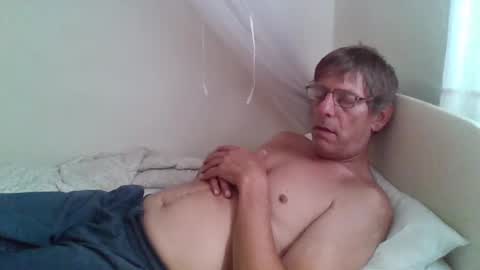 Snapshot of derrytop chatting on 03.02.25 JohnB online show from 03.02.25