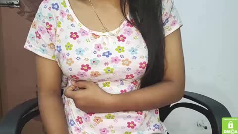 Snapshot of desicoupleshow chatting on 02.11.25 Eva and Adam online show from 02.11.25