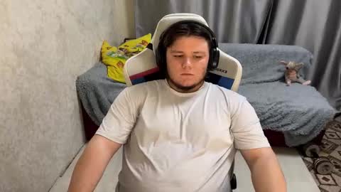 Snapshot of desiredude9 chatting on 09.19.25 desiredude9 online show from 09.19.25