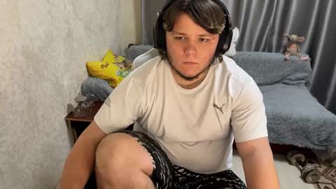 Snapshot of desiredude9 chatting on 09.23.25 desiredude9 online show from 09.23.25