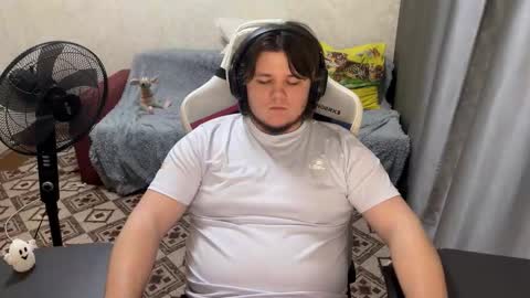 Snapshot of desiredude9 chatting on 10.14.25 desiredude9 online show from 10.14.25