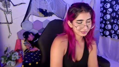 TORI AND MR. BEAR online show from 10.29.25