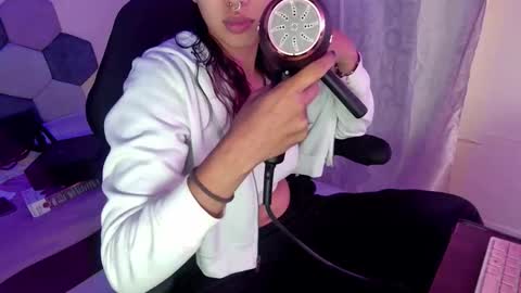 TORI AND MR. BEAR online show from 11.18.25