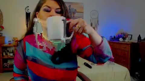 Snapshot of desirehellen chatting on 06.04.26 HellenMoon online show from 06.04.26