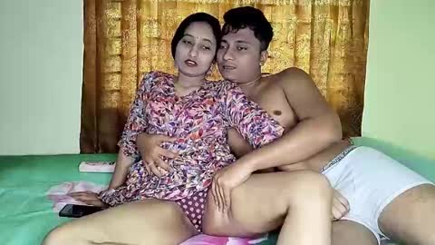 Snapshot of desirehub chatting on 02.15.26 Rowsy - Dave online show from 02.15.26