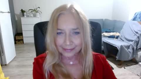 Snapshot of desiresofia chatting on 01.12.25 S O F I A online show from 01.12.25
