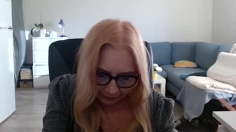 Snapshot of desiresofia chatting on 02.22.25 S O F I A online show from 02.22.25