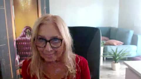 Snapshot of desiresofia chatting on 10.02.25 S O F I A online show from 10.02.25