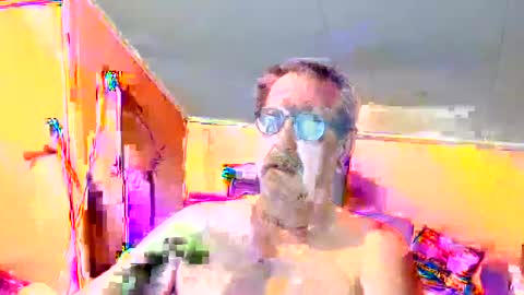 Snapshot of destelp chatting on 09.26.25 destelp online show from 09.26.25