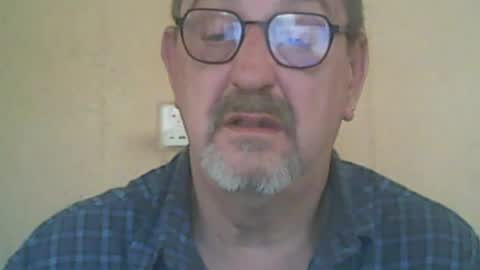 Snapshot of destelp chatting on 07.17.26 destelp online show from 07.17.26