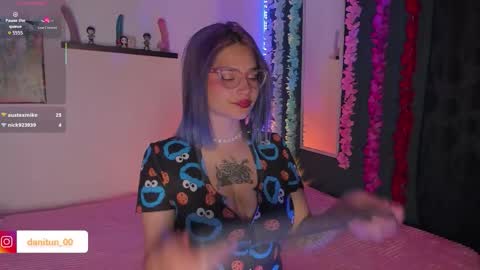 Snapshot of destiny14_ chatting on 11.20.25 Dani online show from 11.20.25