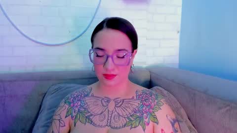 Deva Blue online show from 03.05.25