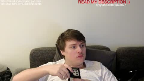 Snapshot of devantheplug chatting on 12.07.24 Devan online show from 12.07.24