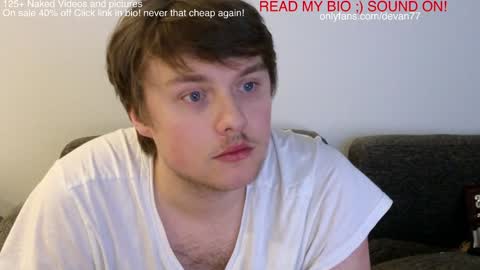 Snapshot of devantheplug chatting on 12.29.24 Devan online show from 12.29.24