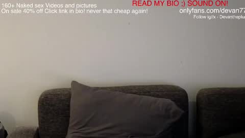 Snapshot of devantheplug chatting on 03.08.25 Devan online show from 03.08.25