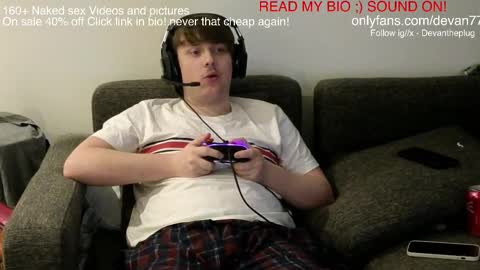 Snapshot of devantheplug chatting on 03.09.25 Devan online show from 03.09.25