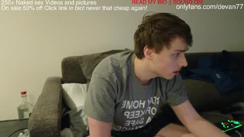 Snapshot of devantheplug chatting on 04.06.26 Devan online show from 04.06.26