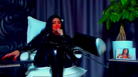 Snapshot of devashaqueen chatting on 01.23.25 Devasha online show from 01.23.25