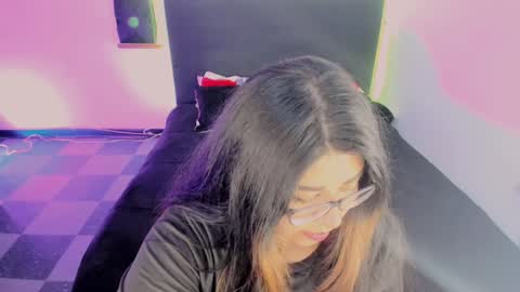  L I NA  online show from 01.18.25