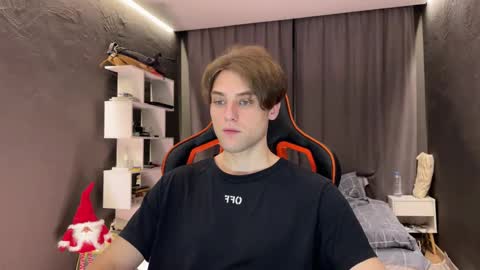 Snapshot of devilnut1 chatting on 12.01.25 devilnut1 online show from 12.01.25