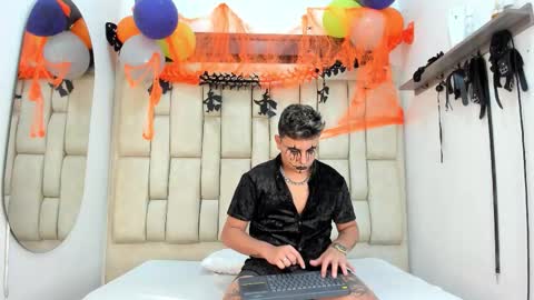 Devil online show from 10.27.25