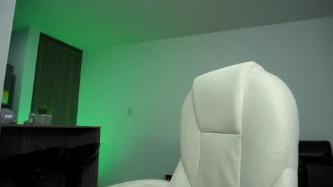 Devin Hunter online show from 12.20.24