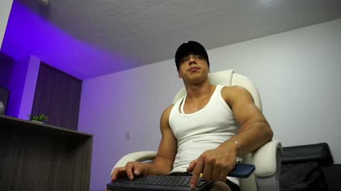 Devin Hunter online show from 01.12.25