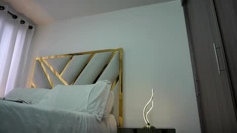 Devin Hunter online show from 02.05.25