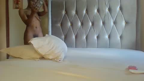 devinegrace7 online show from 04.05.26