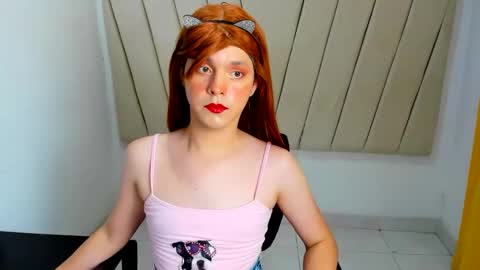 Snapshot of devon_dice chatting on 01.12.25 Alex online show from 01.12.25