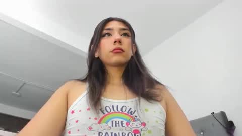 Snapshot of dewolk chatting on 10.27.25 thumb up me please its important online show from 10.27.25