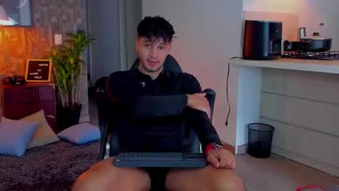 JULIAN online show from 11.22.25