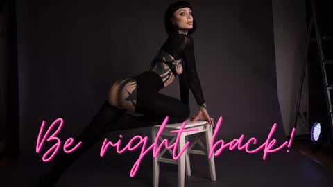 Snapshot of dgtlgrl chatting on 11.03.25 dgtlgrl online show from 11.03.25