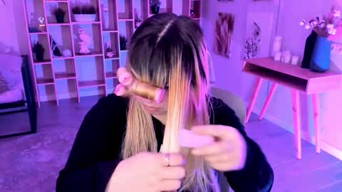 Dia online show from 11.08.25