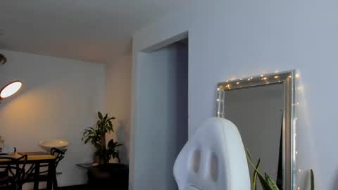 Snapshot of diagostone chatting on 12.27.24 Diego online show from 12.27.24