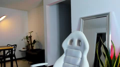 Snapshot of diagostone chatting on 02.07.25 Diego online show from 02.07.25