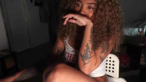 Snapshot of diamon_kataleya chatting on 12.20.24 Melissa My schedule 10pm time Colombia online show from 12.20.24