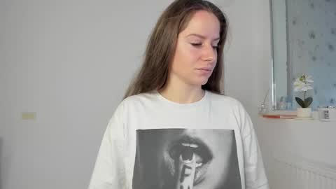 Snapshot of diamondkay_ chatting on 12.23.25 diamondkay_ online show from 12.23.25