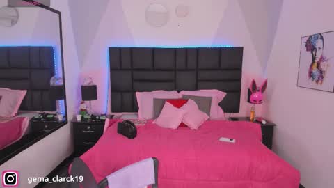 Snapshot of diana_clarck chatting on 10.21.25 Diana Tamayo online show from 10.21.25