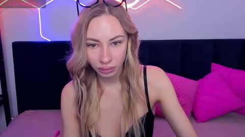 Snapshot of diana_garrett chatting on 10.13.25 Diana online show from 10.13.25