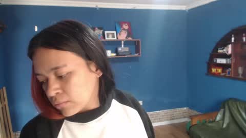 Snapshot of diana_smit_ chatting on 10.04.25 diana online show from 10.04.25