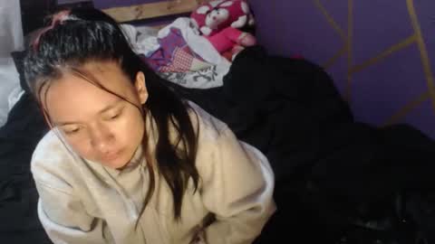 Snapshot of diana_smit_ chatting on 10.27.25 diana online show from 10.27.25