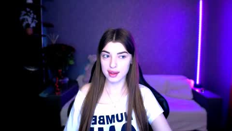 Snapshot of dianaa_lee chatting on 11.29.25 DIANA online show from 11.29.25