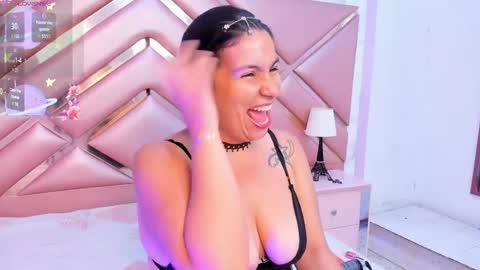 Snapshot of dianasheren chatting on 04.25.26 dianasheren online show from 04.25.26