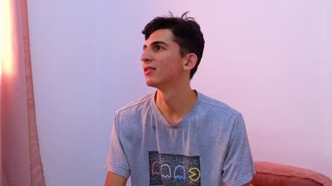 Snapshot of dianayleo chatting on 01.24.25 Ana Leo online show from 01.24.25