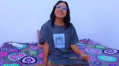 Snapshot of dianayleo chatting on 02.21.25 Ana Leo online show from 02.21.25