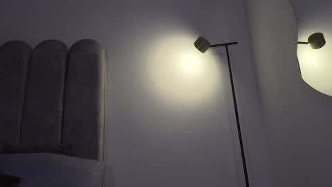 Melania   -    online show from 02.08.25